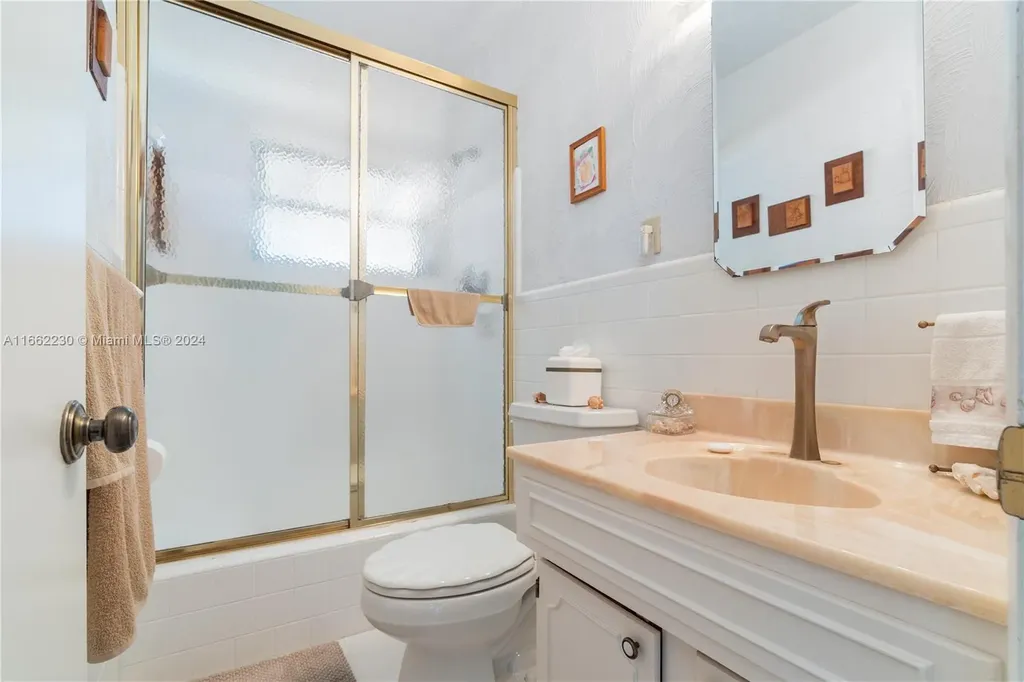 1643 SE 13th Street Fort Lauderdale FL 33316