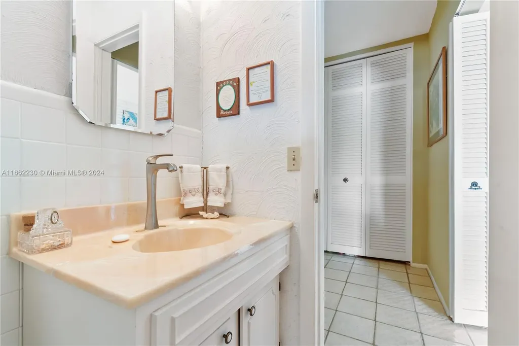 1643 SE 13th Street Fort Lauderdale FL 33316