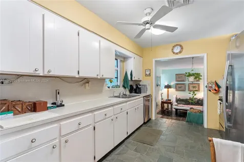 1643 SE 13th Street Fort Lauderdale FL 33316