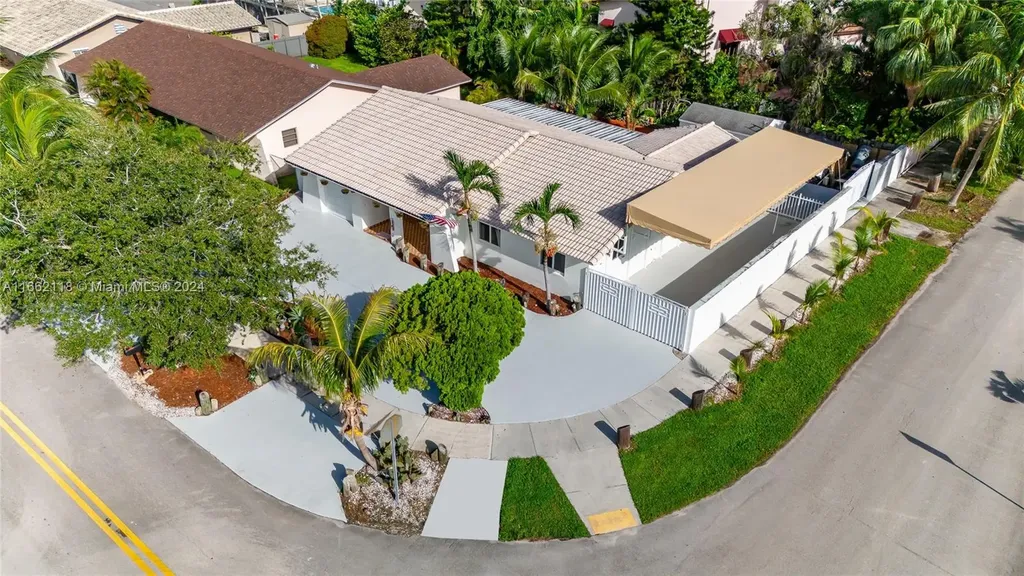 13015 SW 2nd Terrace Miami FL 33184