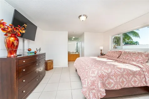 13015 SW 2nd Terrace Miami FL 33184