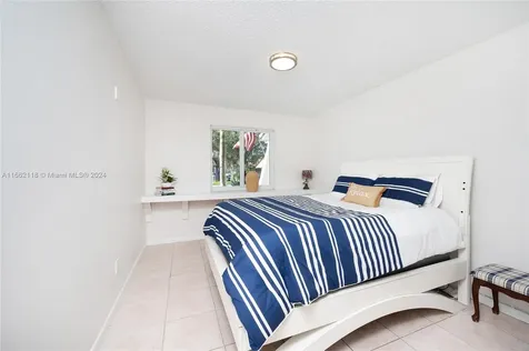13015 SW 2nd Terrace Miami FL 33184