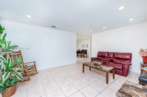 13015 SW 2nd Terrace Miami FL 33184