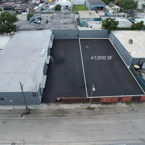 1740 NW 22nd Street Miami FL 33142