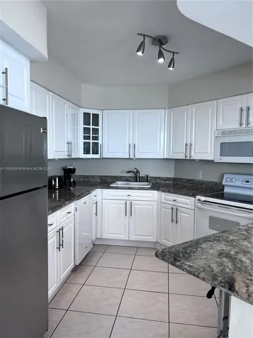5161 Collins Avenue Miami Beach FL 33140