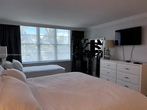 5161 Collins Avenue Miami Beach FL 33140