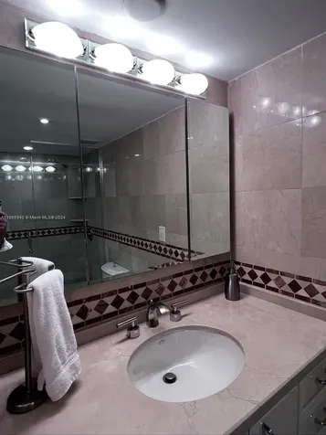 5161 Collins Avenue Miami Beach FL 33140