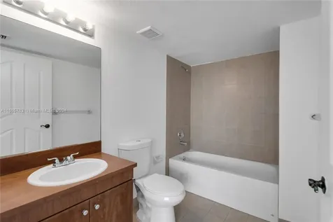 218 NW 12th Avenue Miami FL 33128