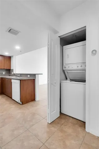 218 NW 12th Avenue Miami FL 33128