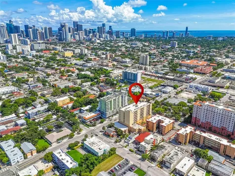 218 NW 12th Avenue Miami FL 33128