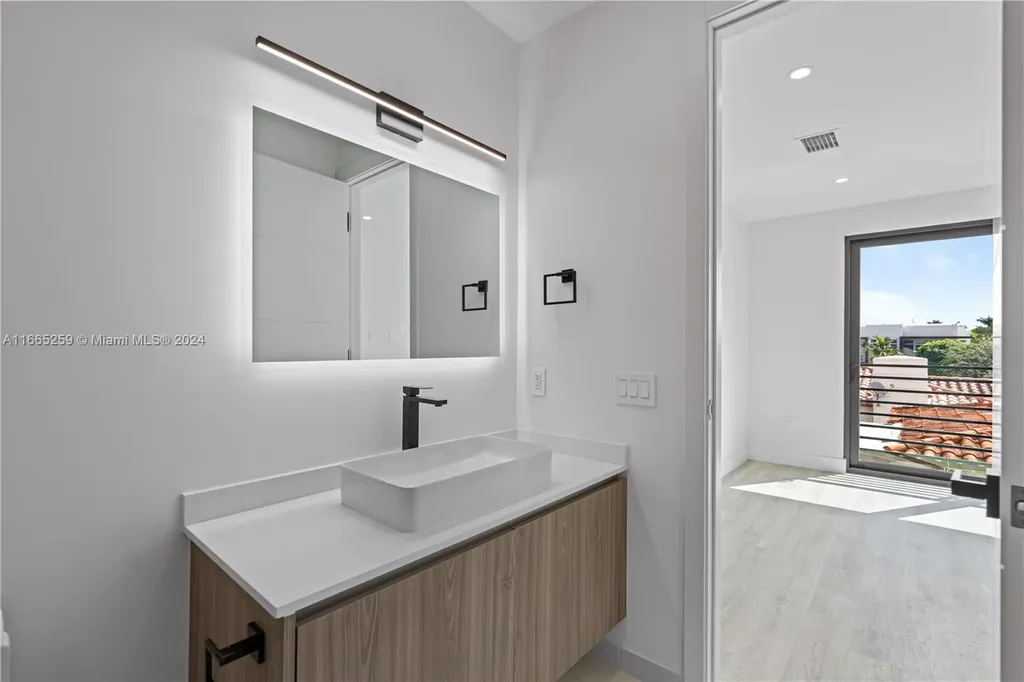 1812 Middle River Drive Fort Lauderdale FL 33305