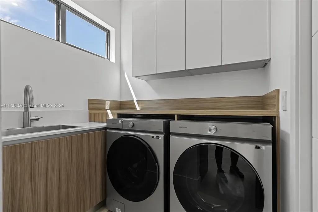 1812 Middle River Drive Fort Lauderdale FL 33305