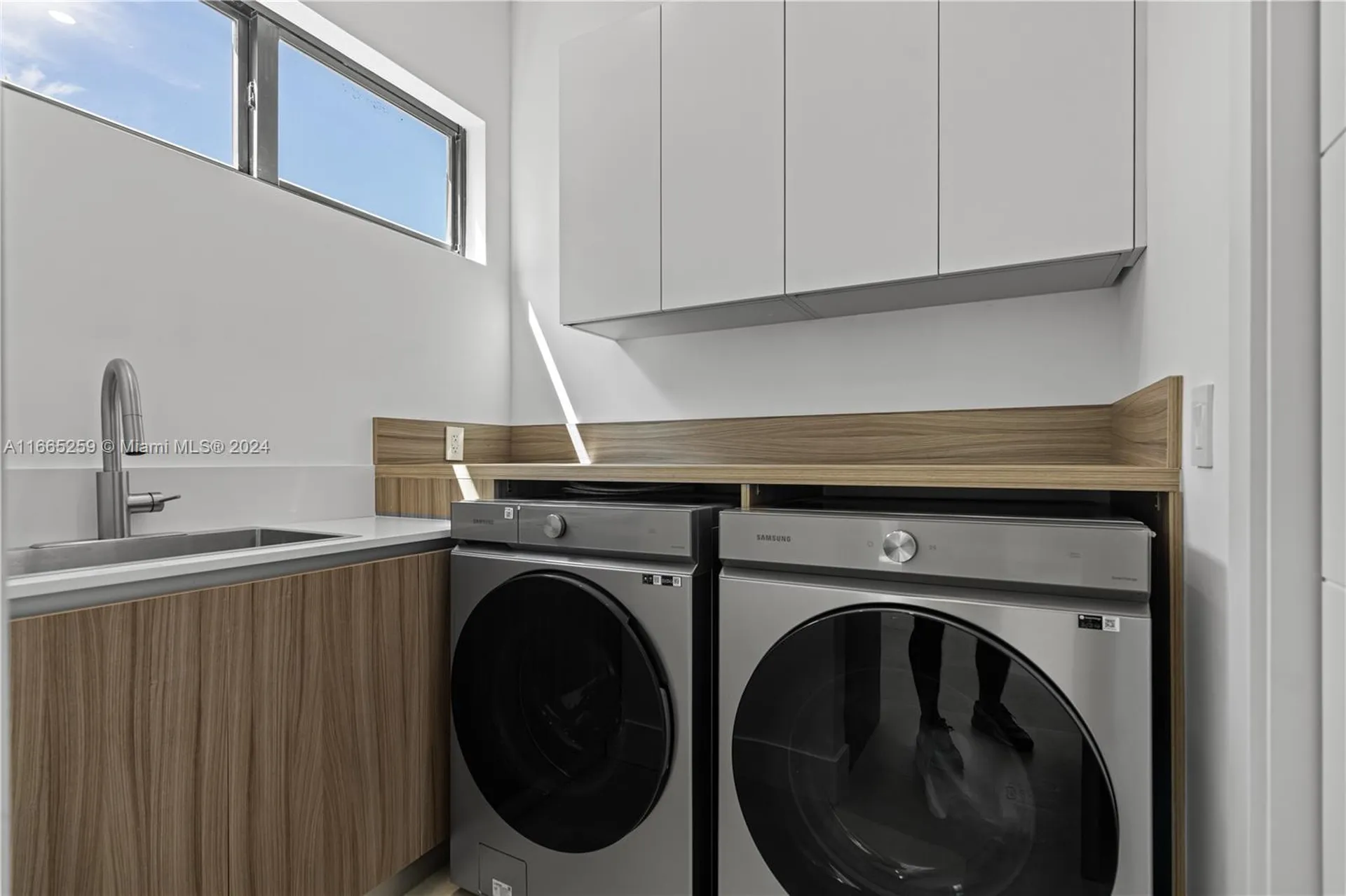 1812 Middle River Drive Fort Lauderdale FL 33305