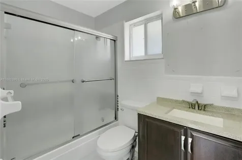 1359 SW 11th Street Miami FL 33135