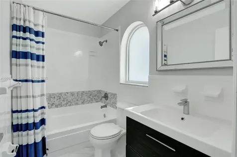 1359 SW 11th Street Miami FL 33135