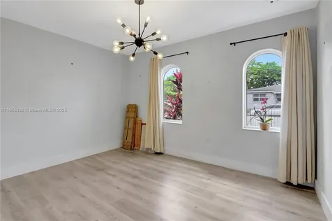 1359 SW 11th Street Miami FL 33135