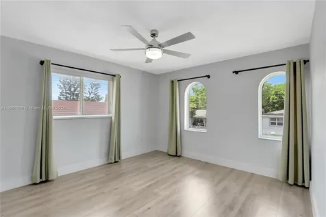 1359 SW 11th Street Miami FL 33135