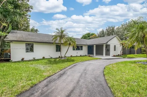 7624 SW 178th Terrace Palmetto Bay FL 33157