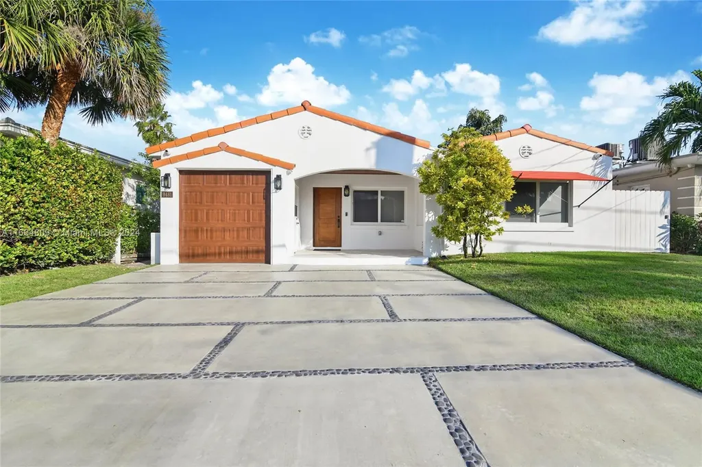 9481 Bay Drive Surfside FL 33154
