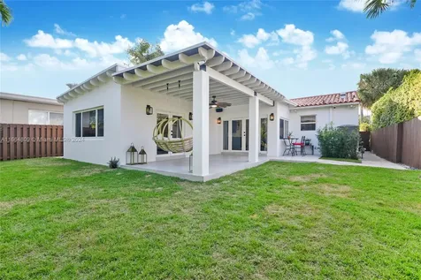 9481 Bay Drive Surfside FL 33154