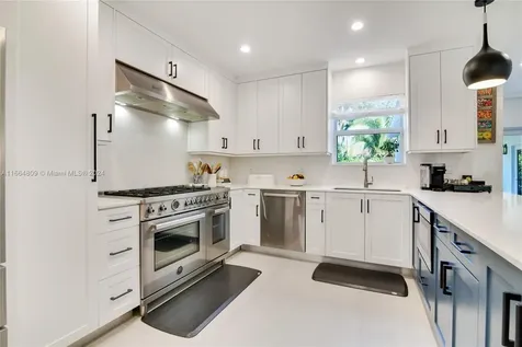 9481 Bay Drive Surfside FL 33154
