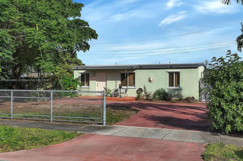 10045 SW 51st Terrace Miami FL 33165