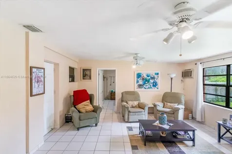 526 E 54th Street Hialeah FL 33013