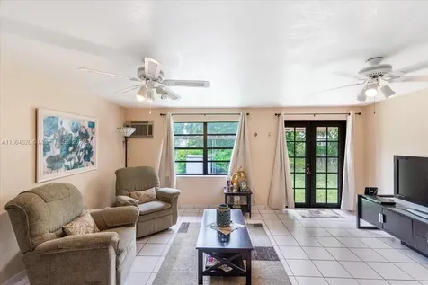 526 E 54th Street Hialeah FL 33013