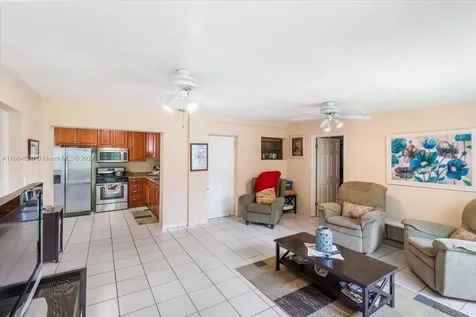 526 E 54th Street Hialeah FL 33013