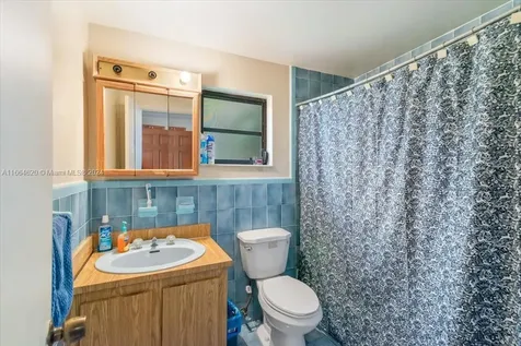 526 E 54th Street Hialeah FL 33013