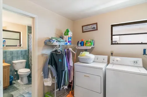 526 E 54th Street Hialeah FL 33013