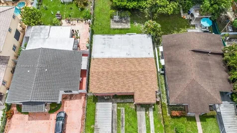526 E 54th Street Hialeah FL 33013