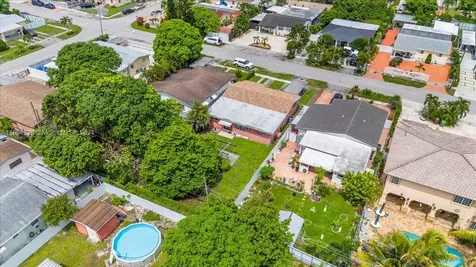 526 E 54th Street Hialeah FL 33013