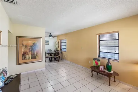 526 E 54th Street Hialeah FL 33013