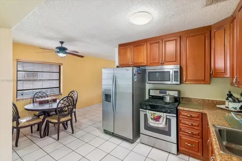 526 E 54th Street Hialeah FL 33013