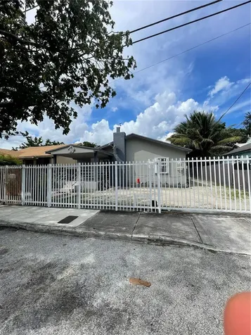 1143 NW 27th Street Miami FL 33127