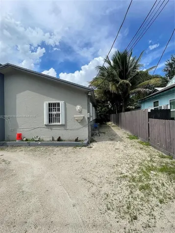 1143 NW 27th Street Miami FL 33127