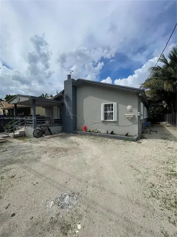 1143 NW 27th Street Miami FL 33127