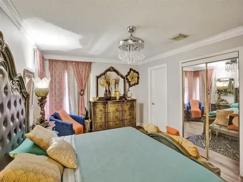 9801 SW 3rd Street Pembroke Pines FL 33025