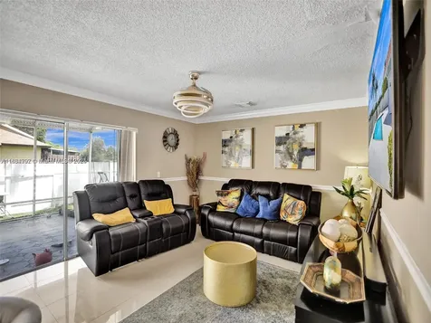 9801 SW 3rd Street Pembroke Pines FL 33025