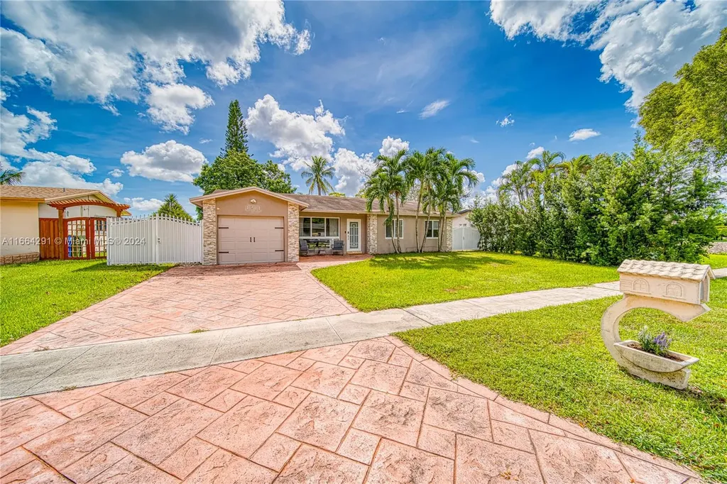 1211 NW 96th Terrace Pembroke Pines FL 33024