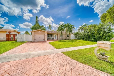 1211 NW 96th Terrace Pembroke Pines FL 33024