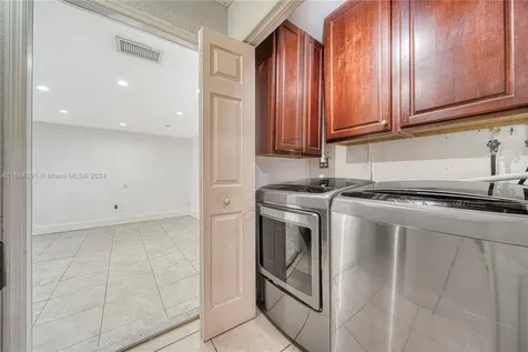 1211 NW 96th Terrace Pembroke Pines FL 33024