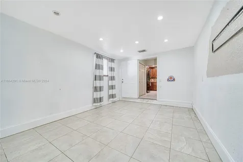 1211 NW 96th Terrace Pembroke Pines FL 33024
