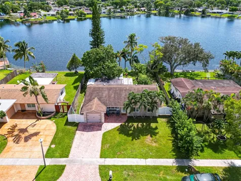 1211 NW 96th Terrace Pembroke Pines FL 33024