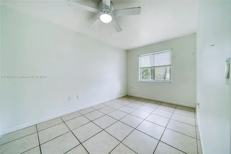 1211 NW 96th Terrace Pembroke Pines FL 33024