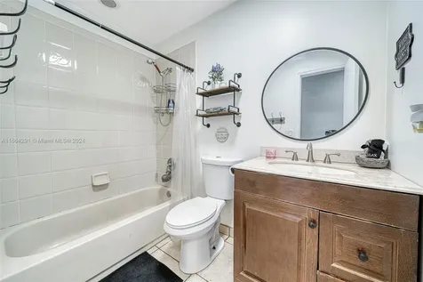 1211 NW 96th Terrace Pembroke Pines FL 33024