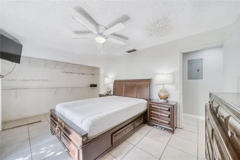 1211 NW 96th Terrace Pembroke Pines FL 33024