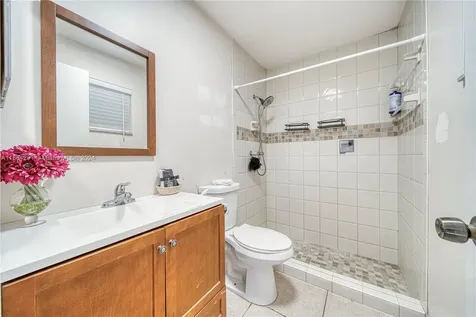 1211 NW 96th Terrace Pembroke Pines FL 33024