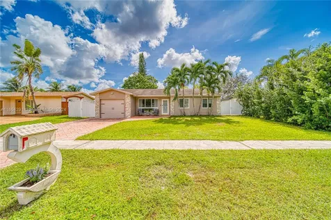 1211 NW 96th Terrace Pembroke Pines FL 33024